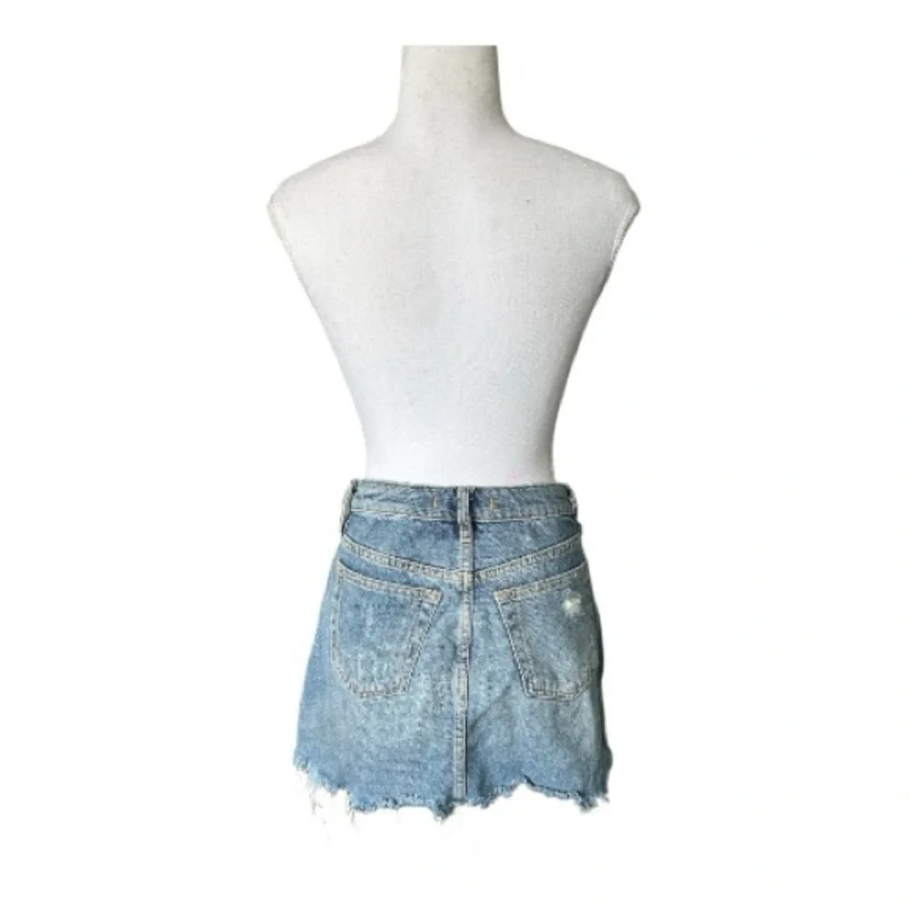We The Free Button Fly Medium Wash Distressed Mini Denim Skirt 25